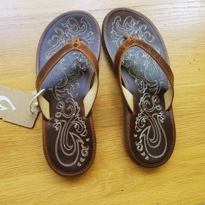 NEW Olukai women's sandals